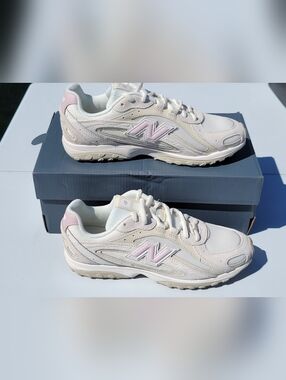 YOUTH/WOMENS 5.5Y/7W NEW BALANCE 204L ATHLETIC/ RUNNING SHOE– WHITE/PINK – NIB